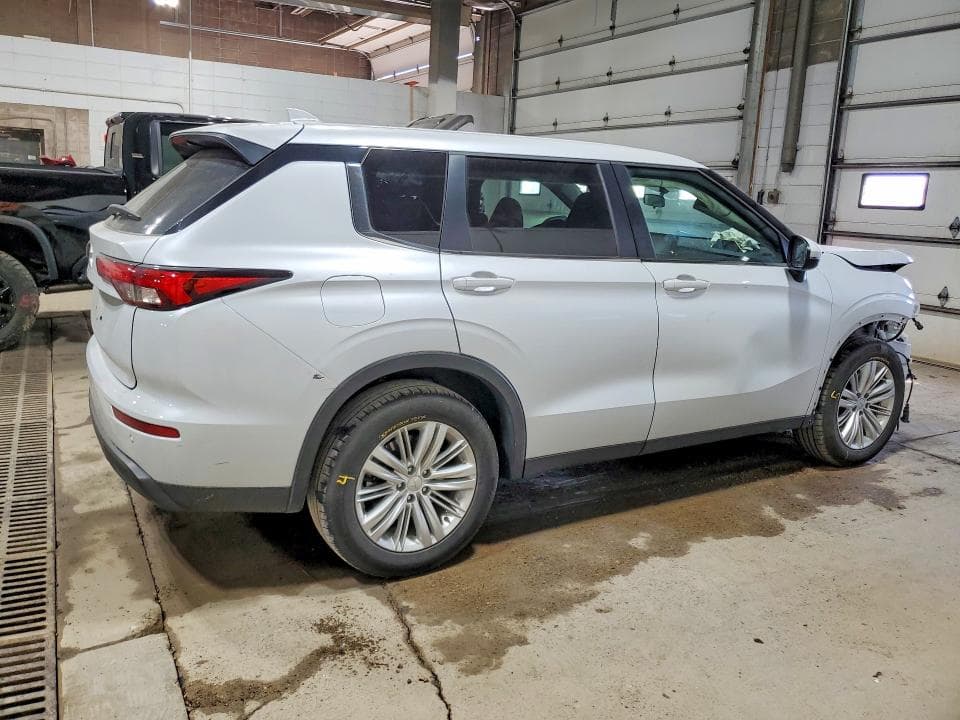 2023 MITSUBISHI OUTLANDER ES 3
