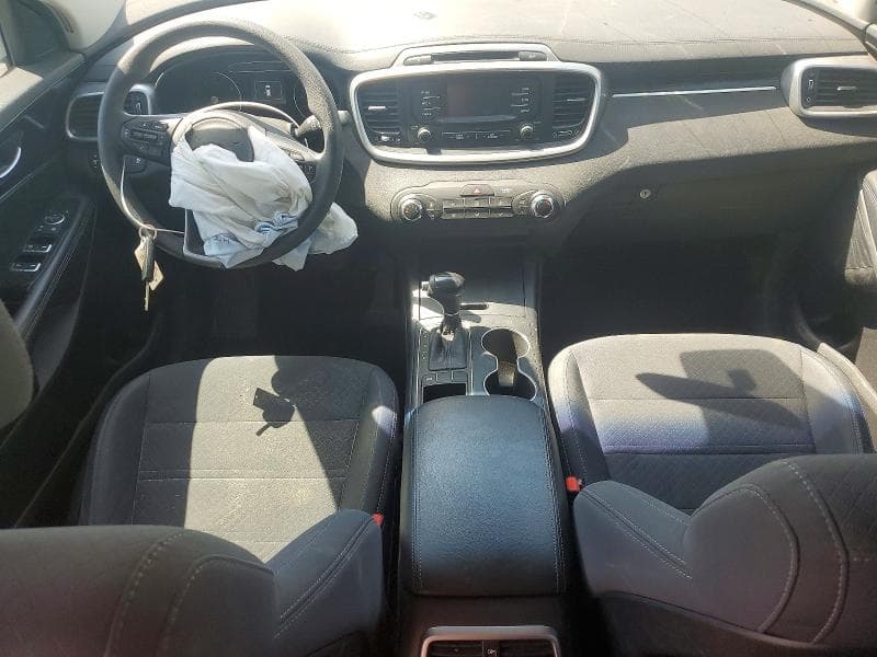 2017 KIA SORENTO LX 8