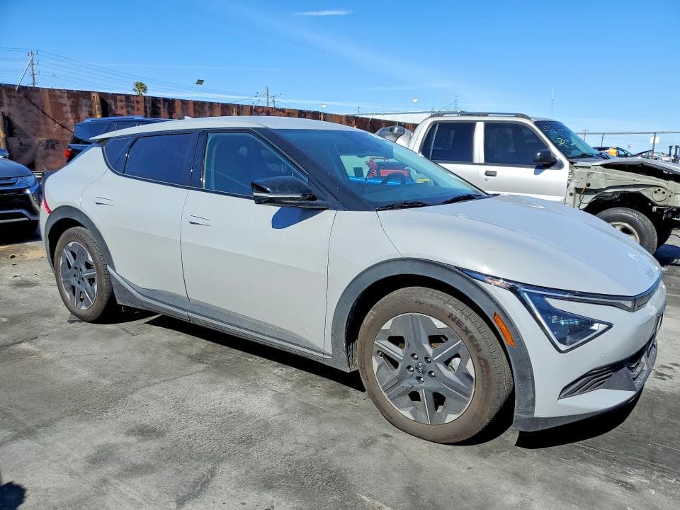 2025 KIA EV6 LIGHT LONG RANGE 4