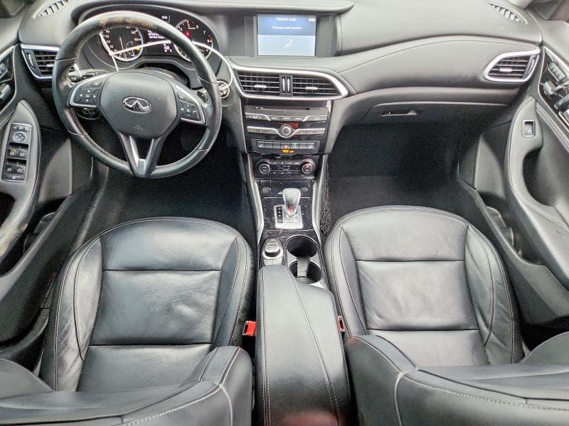 2018 INFINITI QX30 LUXURY 8