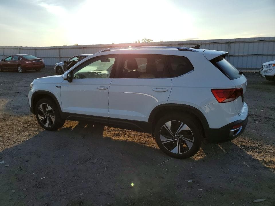2023 VOLKSWAGEN TAOS SE 3