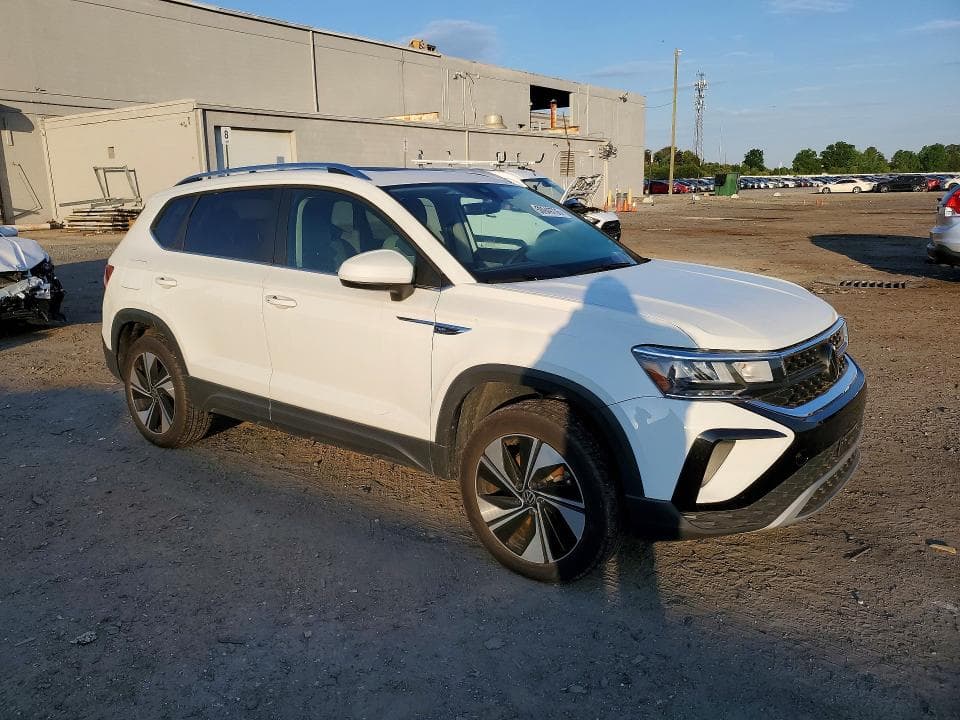 2023 VOLKSWAGEN TAOS SE 5