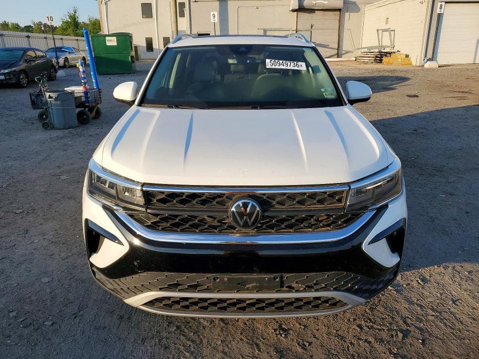 2023 VOLKSWAGEN TAOS SE 6