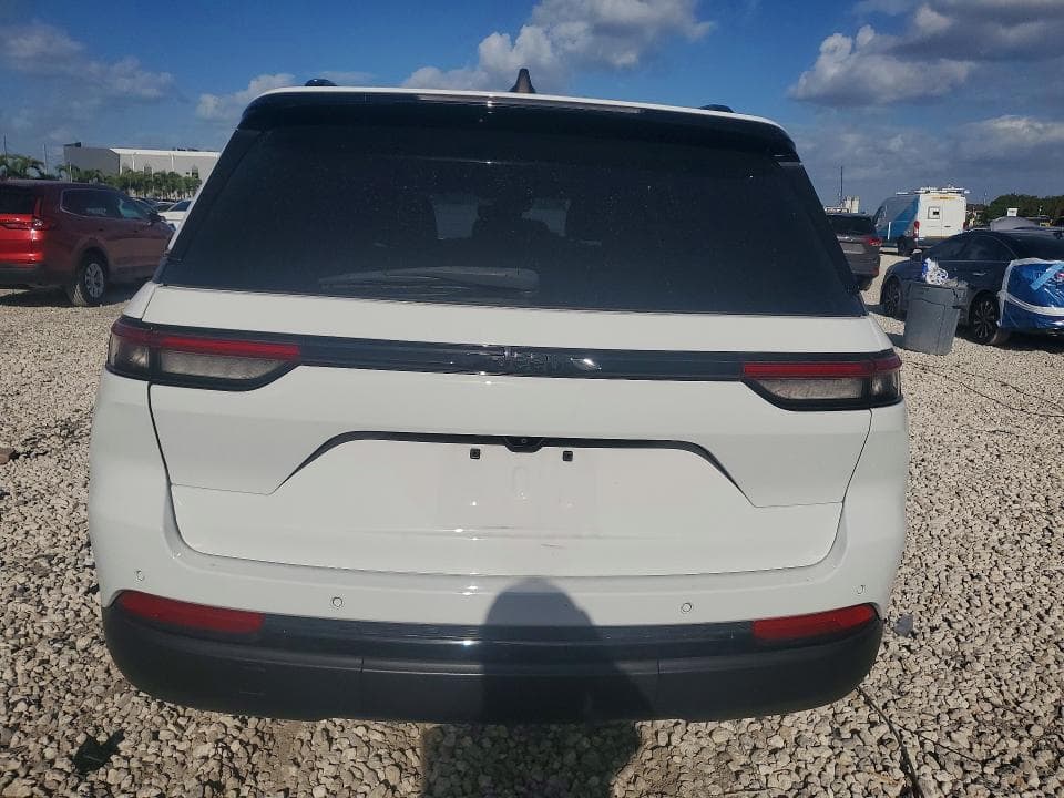 2023 JEEP GRAND CHEROKEE LAREDO 6