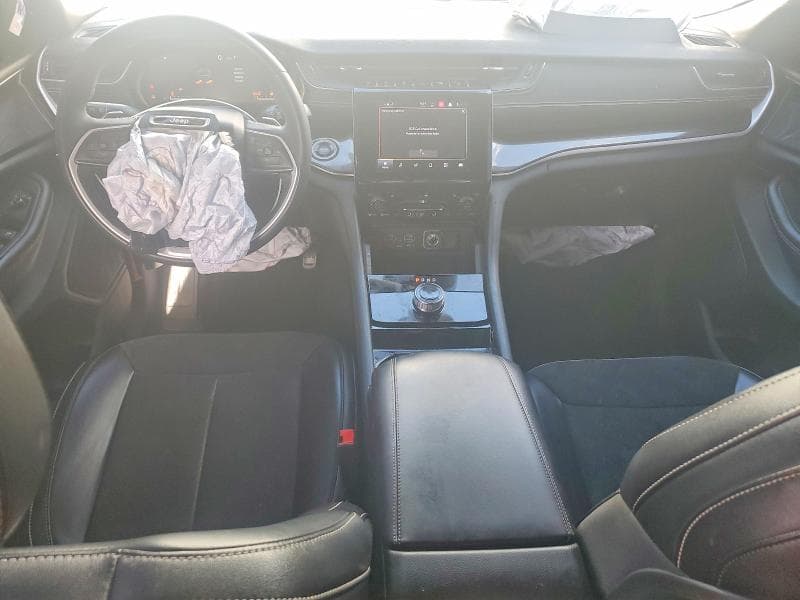 2023 JEEP GRAND CHEROKEE LAREDO 8