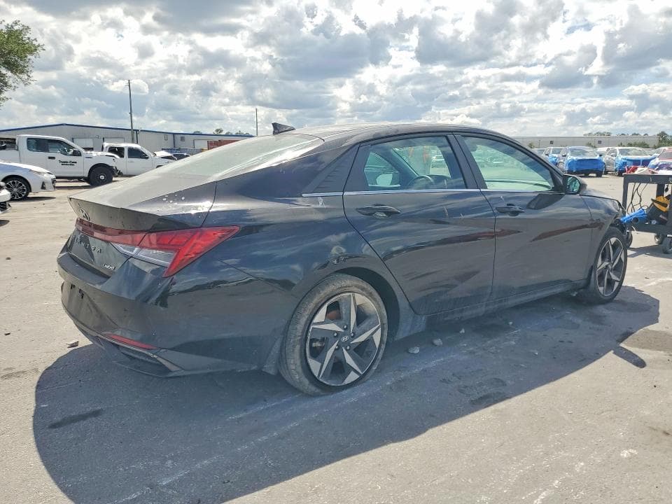 2023 HYUNDAI ELANTRA LIMITED 3
