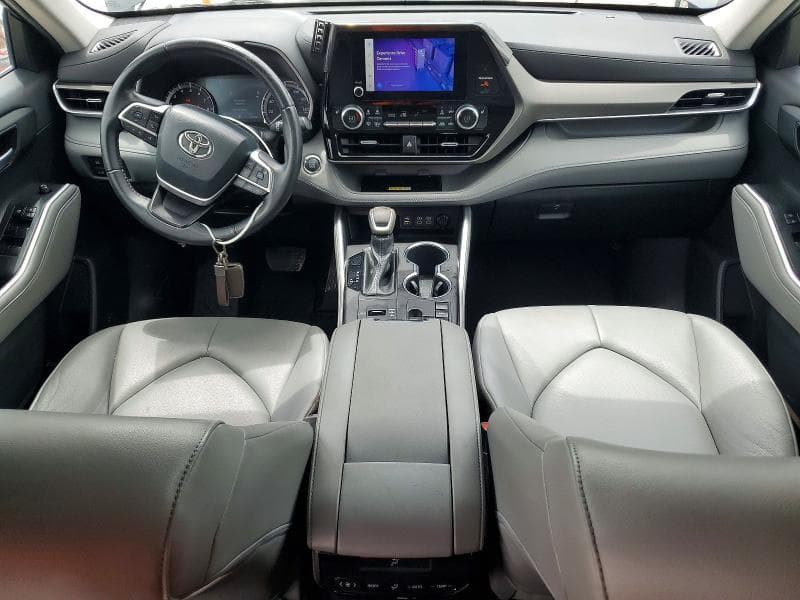 2023 TOYOTA HIGHLANDER XLE XLE 8