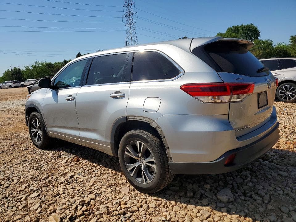 2017 TOYOTA HIGHLANDER LE 2