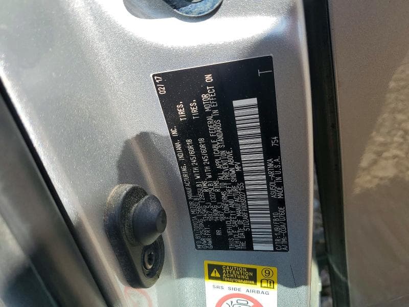 2017 TOYOTA HIGHLANDER LE 14