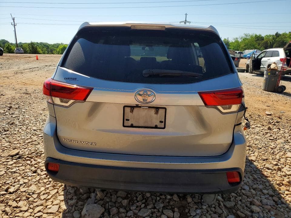 2017 TOYOTA HIGHLANDER LE 6