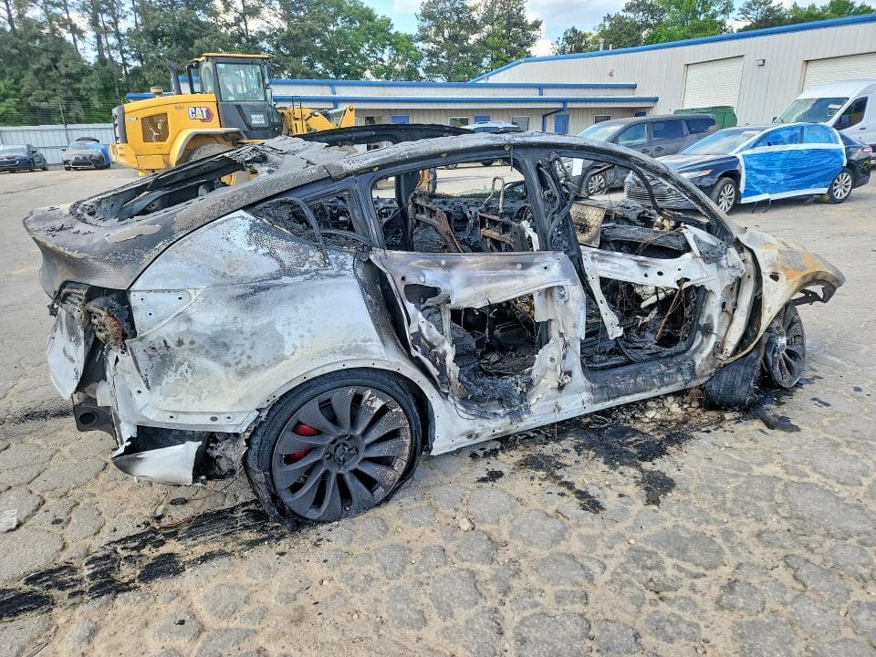 2022 TESLA MODEL Y 4