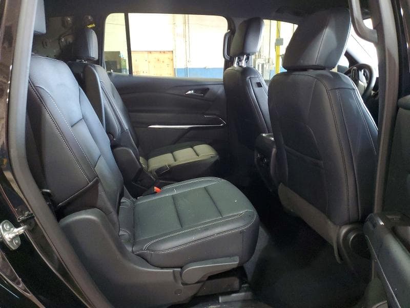 2025 CHEVROLET TRAVERSE LT LT 11