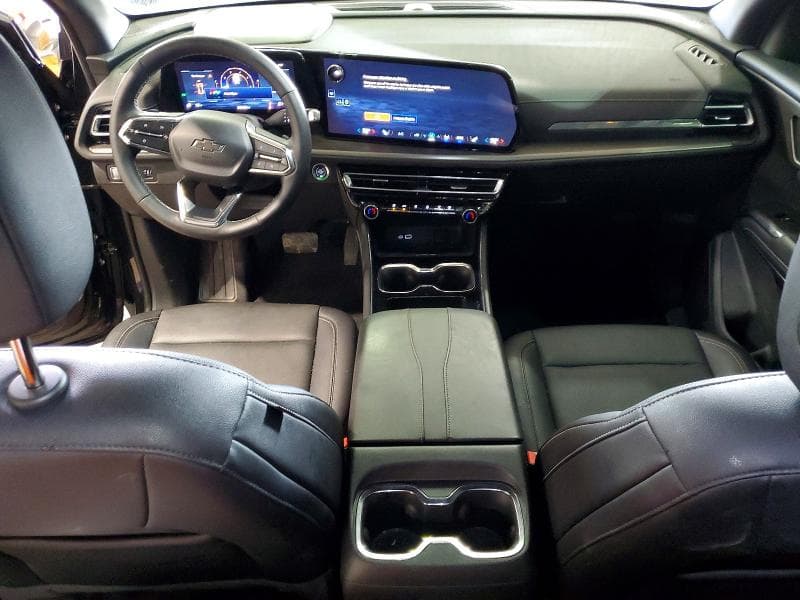 2025 CHEVROLET TRAVERSE LT LT 8