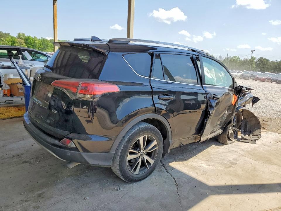 2017 TOYOTA RAV4 XLE 3