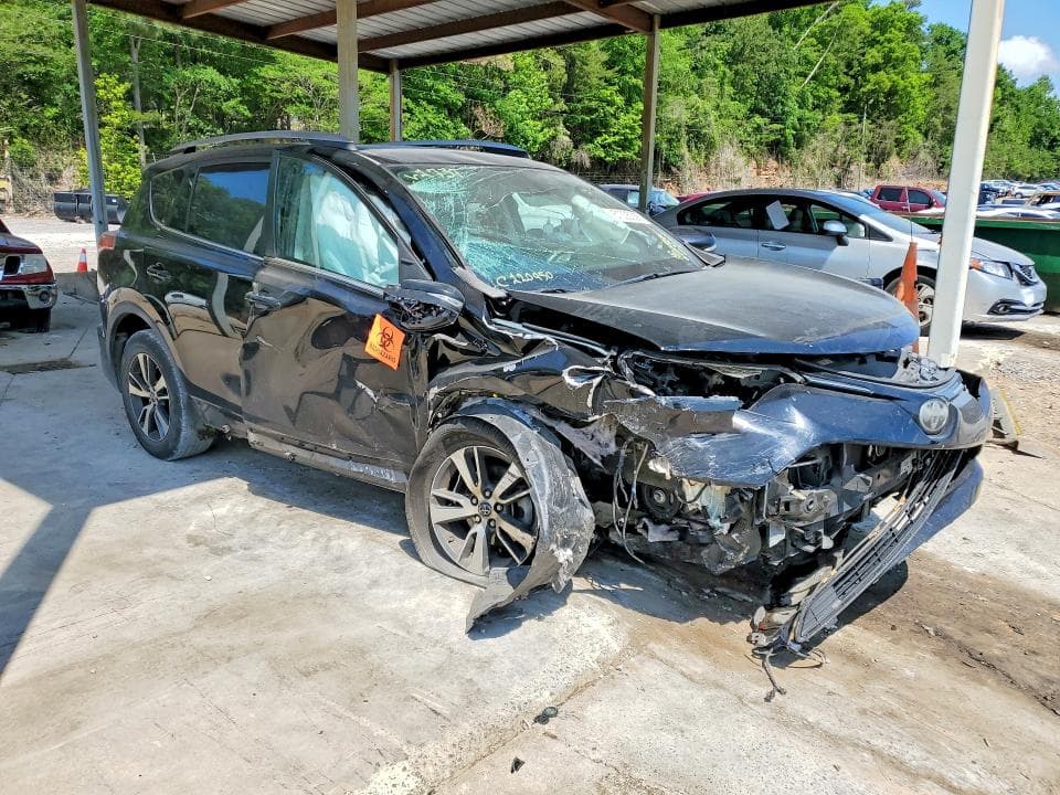 2017 TOYOTA RAV4 XLE 4