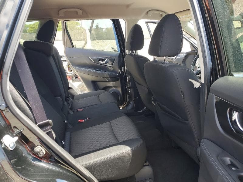 2017 NISSAN ROGUE SV 11