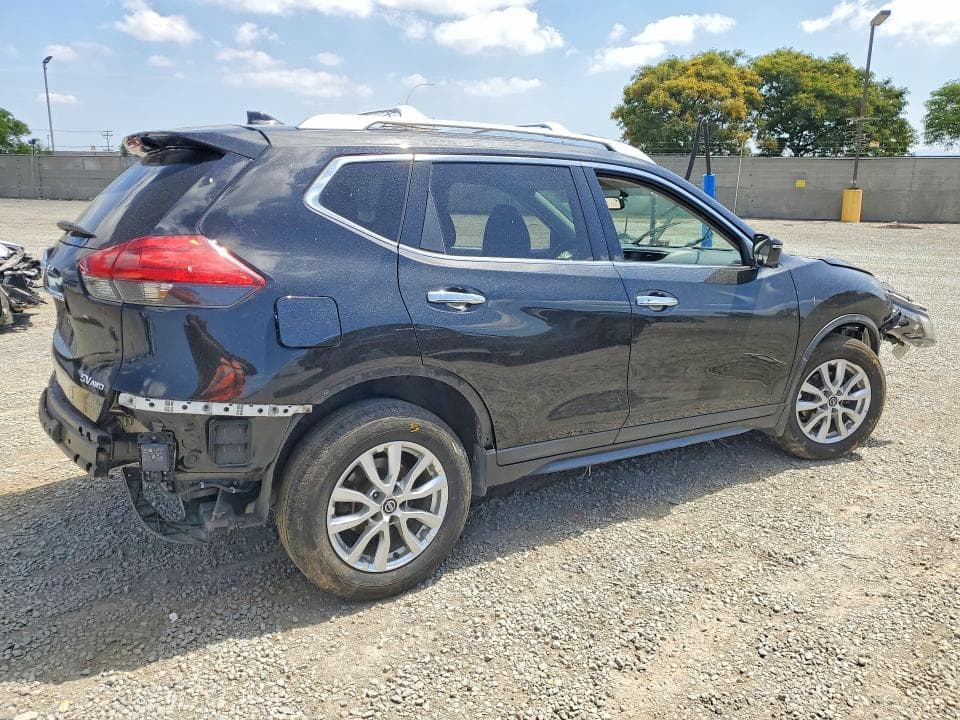 2017 NISSAN ROGUE SV 3