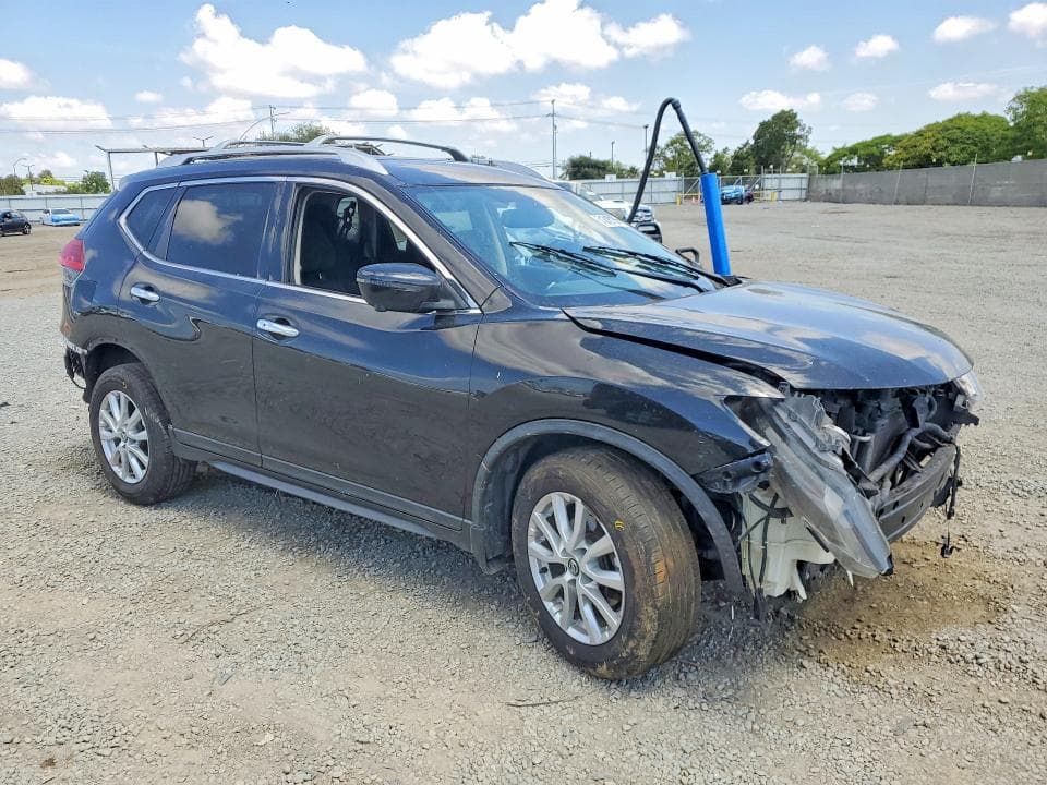 2017 NISSAN ROGUE SV 4