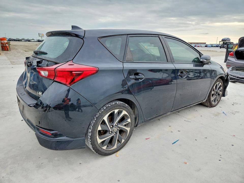 2017 TOYOTA COROLLA IM BASE 3