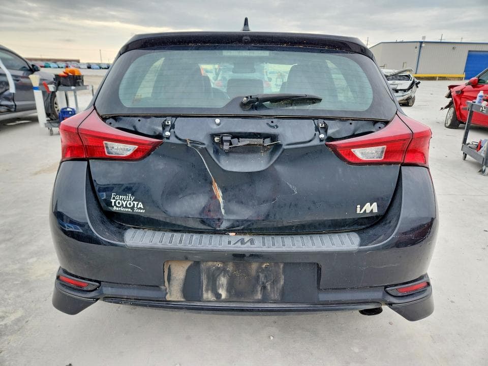 2017 TOYOTA COROLLA IM BASE 6