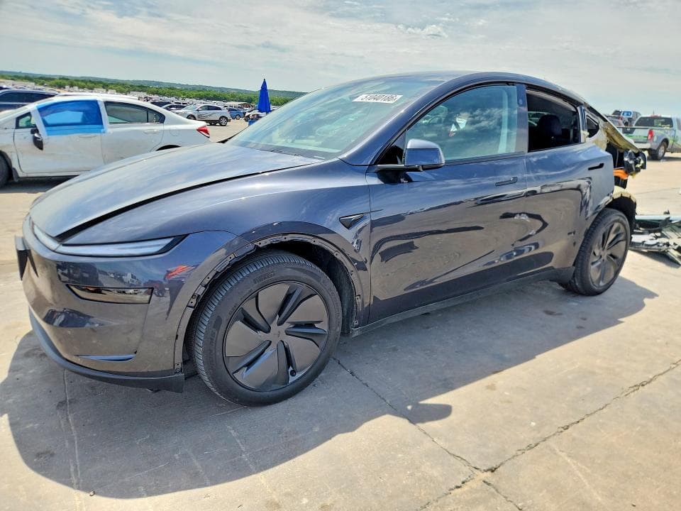 2026 TESLA MODEL  Y 1