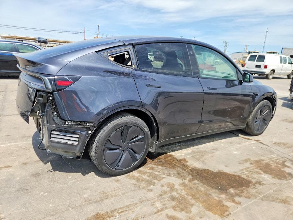 2026 TESLA MODEL  Y 3