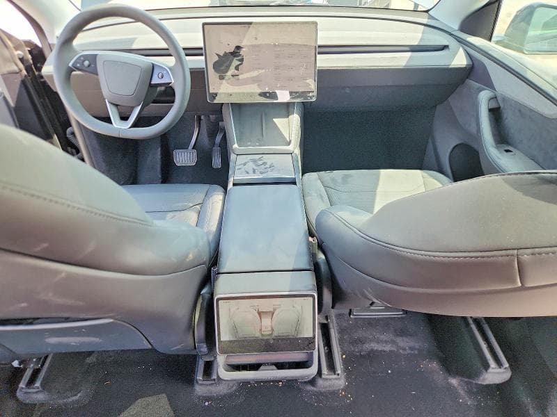 2026 TESLA MODEL  Y 8