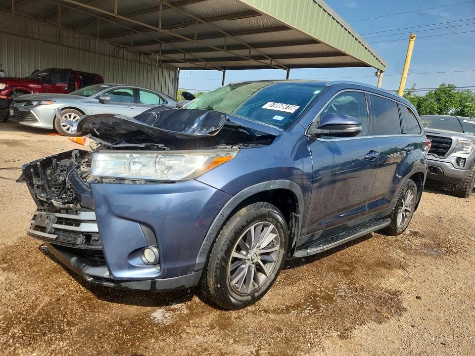 2019 TOYOTA HIGHLANDER XLE - 1