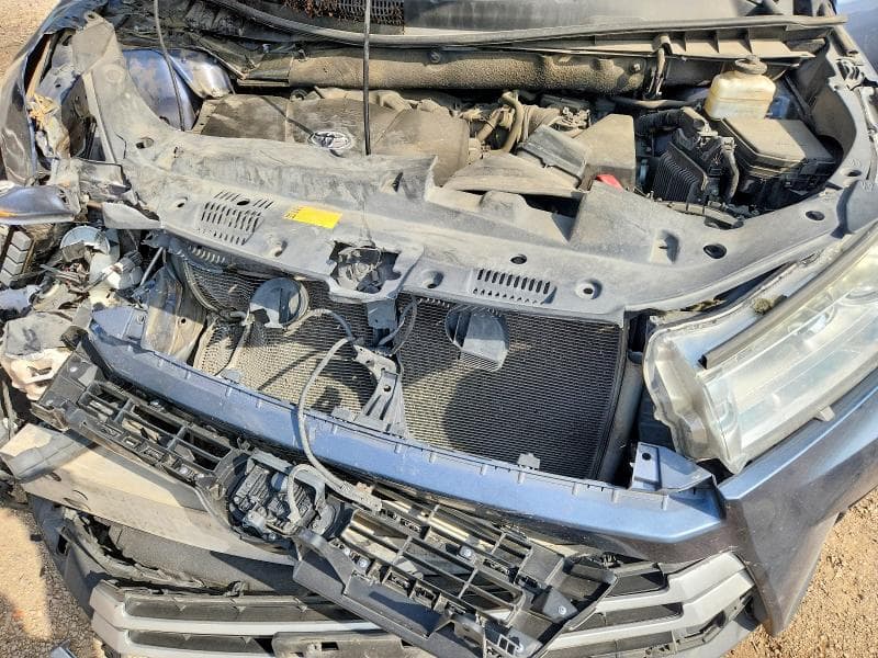 2019 TOYOTA HIGHLANDER XLE 12