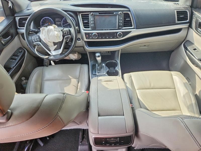 2019 TOYOTA HIGHLANDER XLE 8
