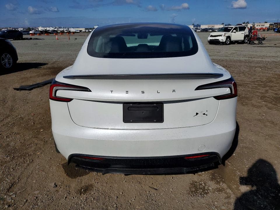2026 TESLA MODEL 3 6