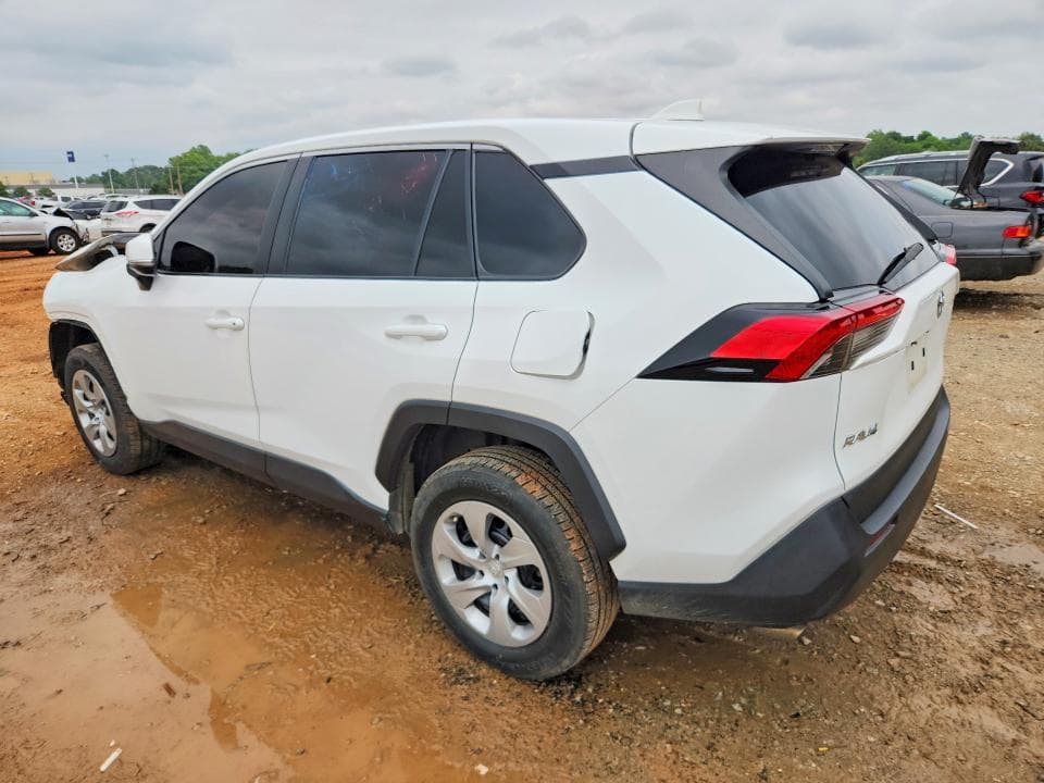 2022 TOYOTA RAV4 LE 2