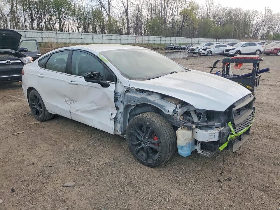 2020 FORD FUSION SE 4