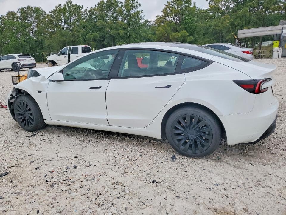 2025 TESLA MODEL 3 2