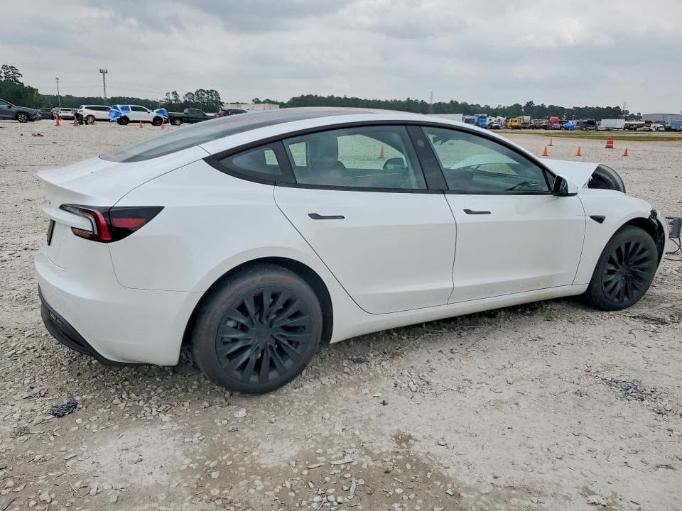 2025 TESLA MODEL 3 3