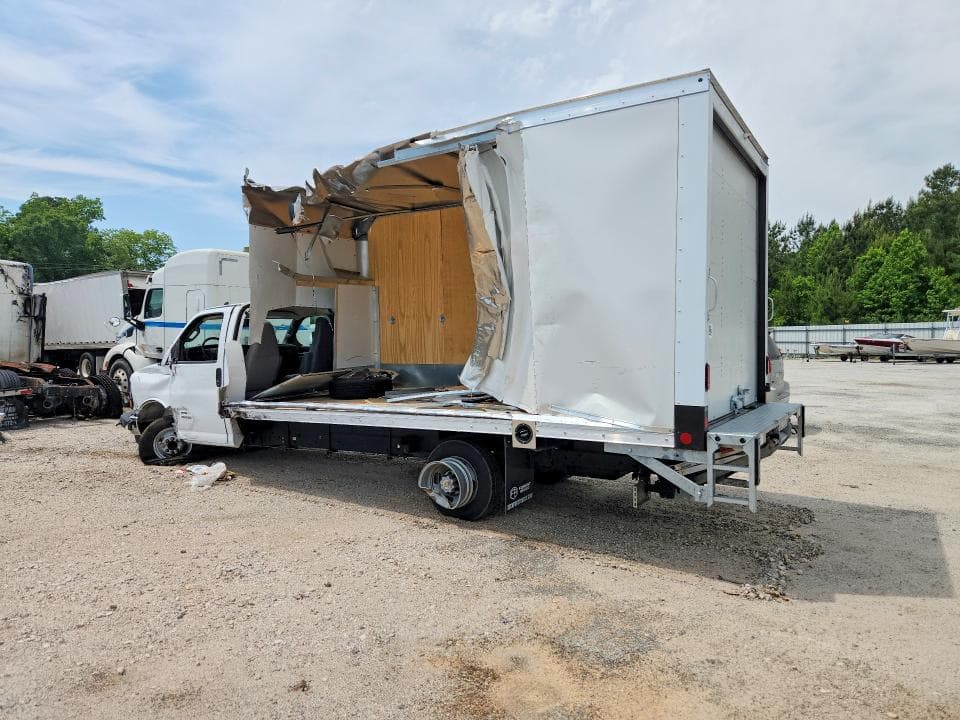 2025 CHEVROLET EXPRESS G4500 2