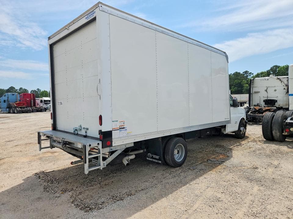 2025 CHEVROLET EXPRESS G4500 3