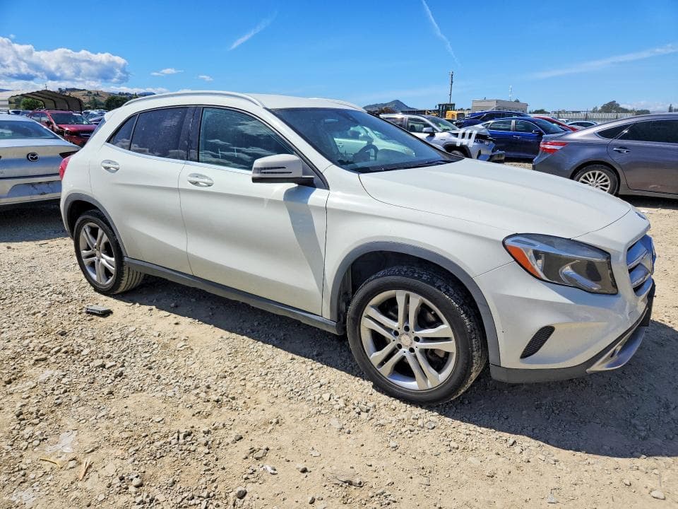 2017 MERCEDES-BENZ GLA 250 250 4
