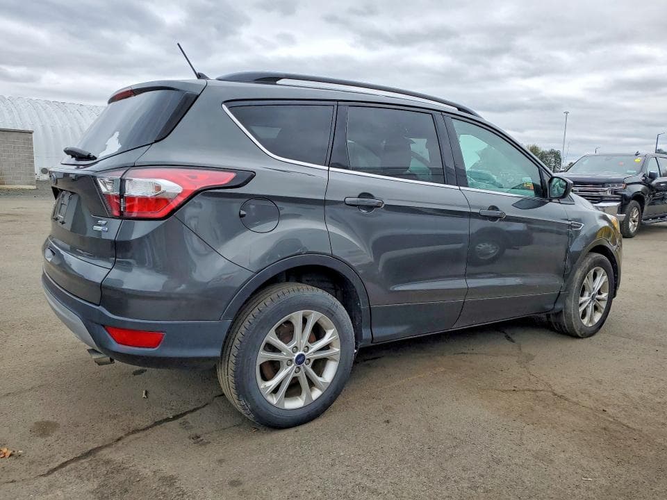 2018 FORD ESCAPE SE SE 3