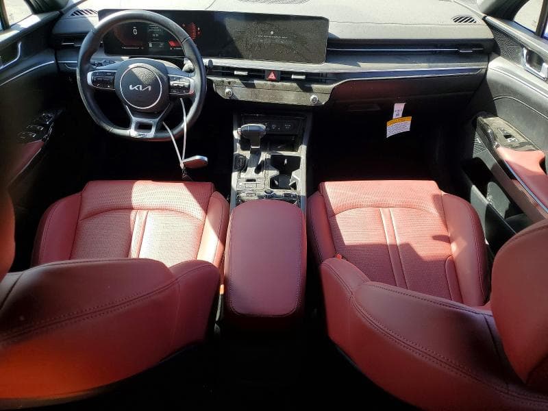 2025 KIA K5 8