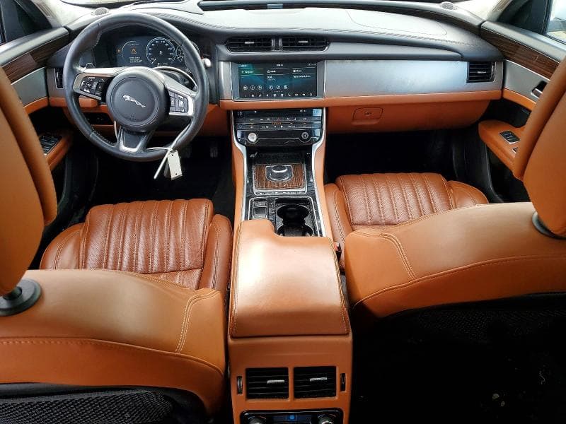 2018 JAGUAR XF PORTFOLIO LE 8