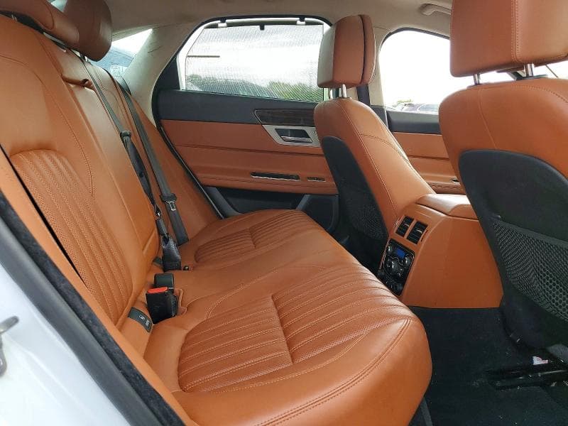 2018 JAGUAR XF PORTFOLIO LE 10