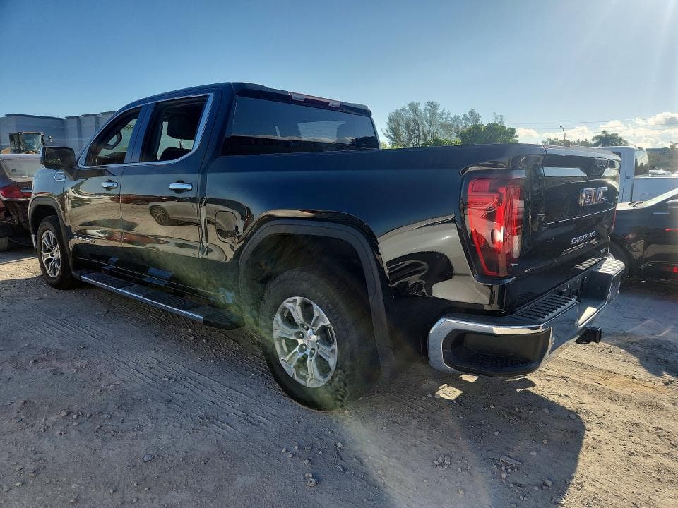 2025 GMC SIERRA C1500 SLT 2