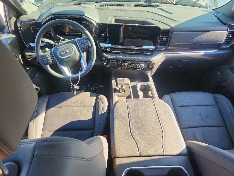 2025 GMC SIERRA C1500 SLT 8