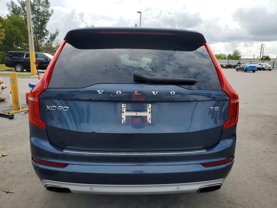 2021 VOLVO XC90 T5 MOMENTUM T5 MOMENTUM 7