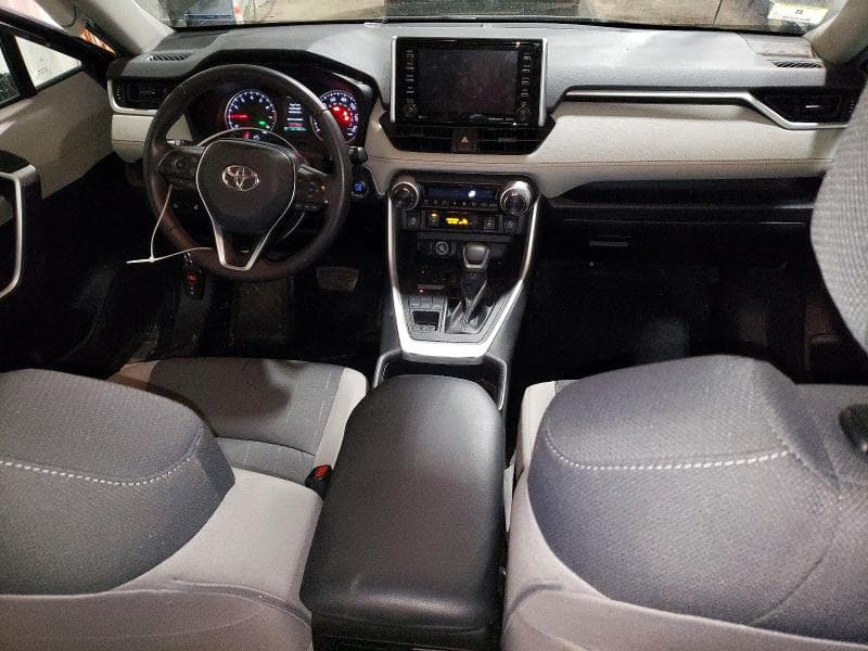 2021 TOYOTA RAV4 XLE XLE 8