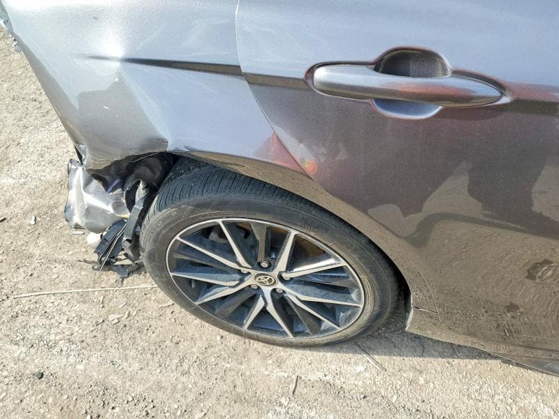 2021 TOYOTA CAMRY SE SE 10