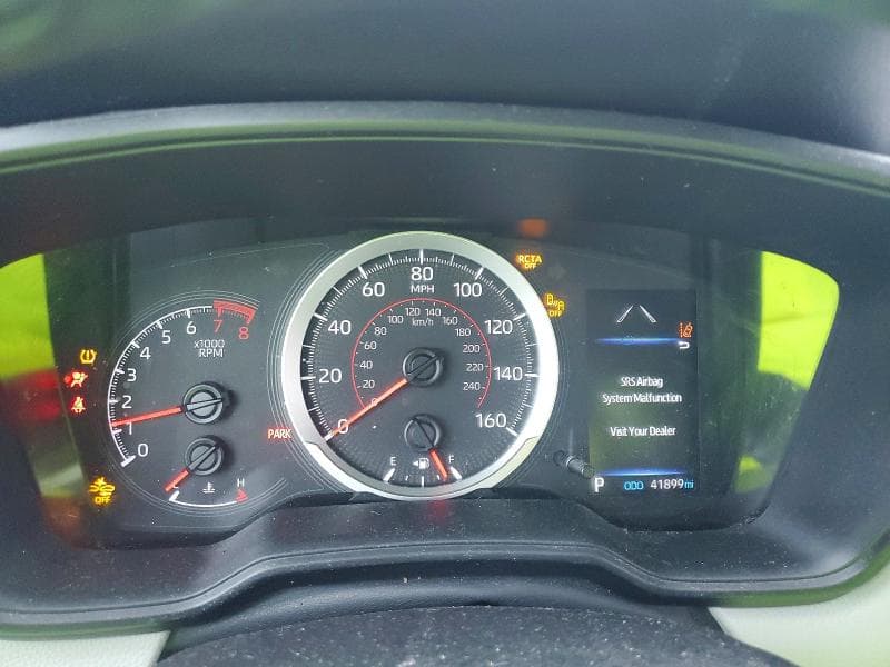 2022 TOYOTA COROLLA CROSS LE 9