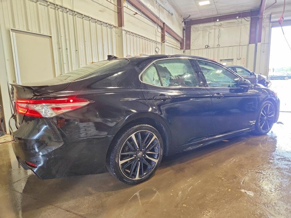 2019 TOYOTA CAMRY 3