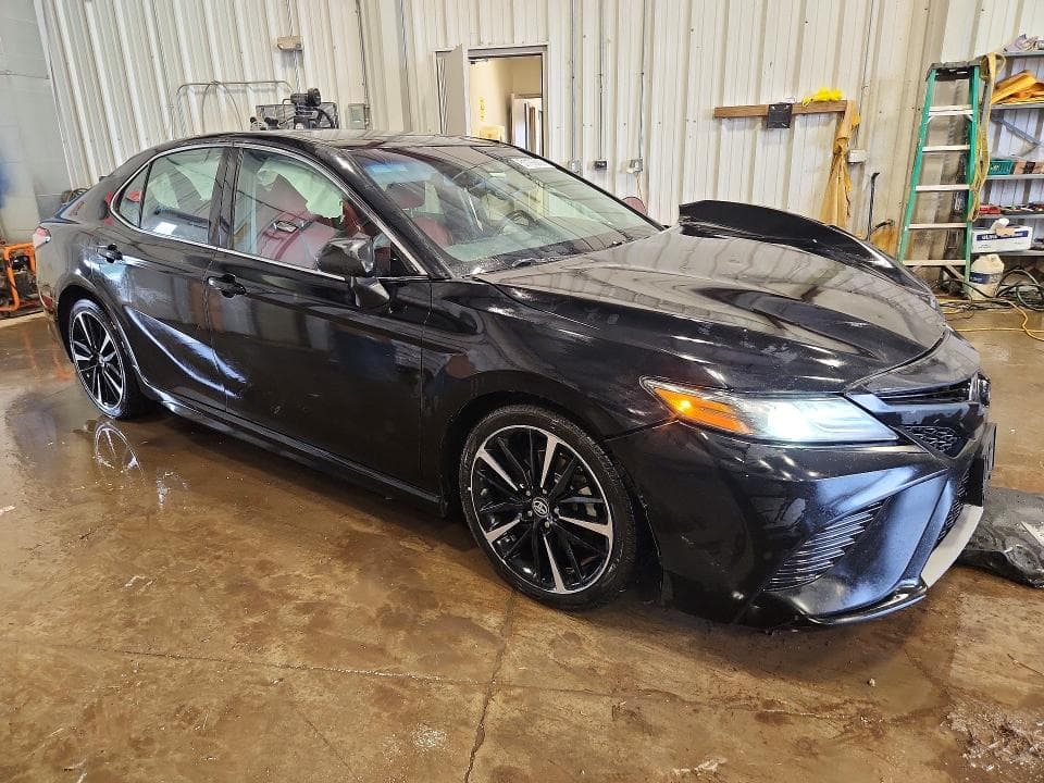 2019 TOYOTA CAMRY 4